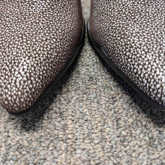 LOGO by Lori Goldstein Pointed Toe Kitten Heels BLAIR BROWN - Picture 3 of 11